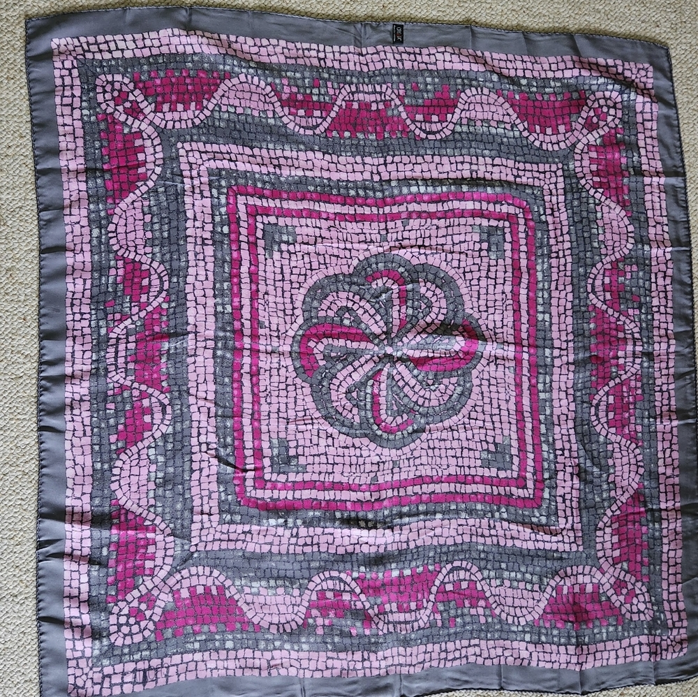 Croatian Made Traditional Tile Patterned Silk Scarf Limited Edition - Picture 4 of 10